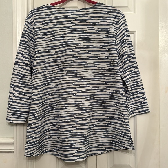 Chico’s Blue & White Textured Shirt - Picture 3 of 6